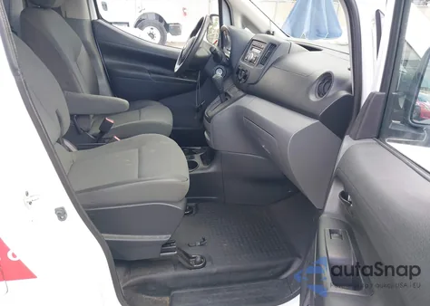 2015 Nissan Nv200 S/Sv z USA, uszkodzony, nr VIN 3N6CM0KN5FK710021